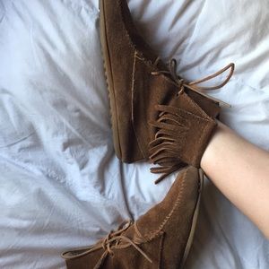 Minnetonka Moccasin Boots // Size 7